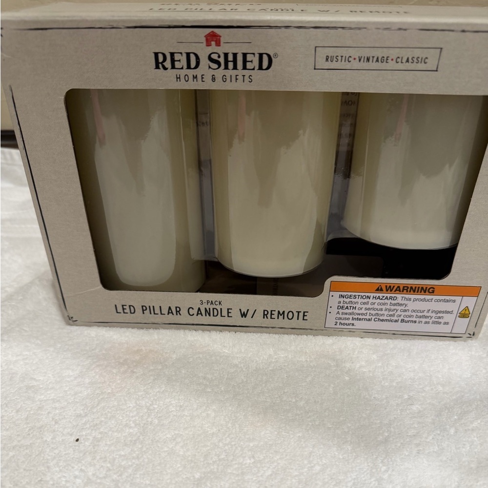 New in Box Red Shed Remote Control Candle Set - Picture 2 of 4
